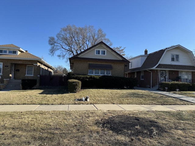 view of front facade with a front yard