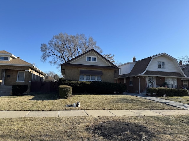 view of front of house featuring a front yard