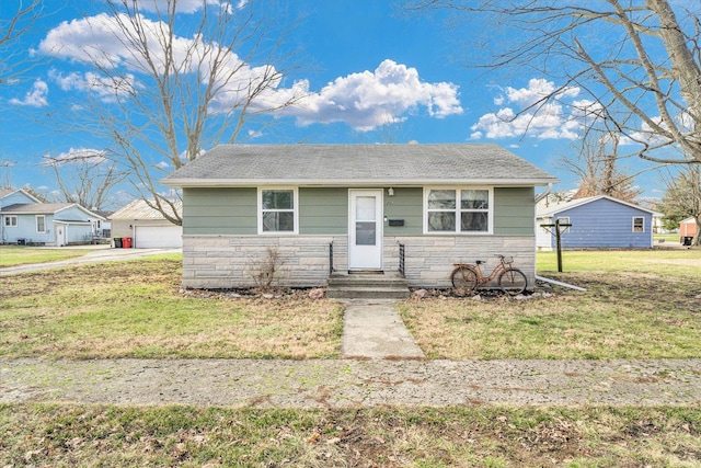 view of front of property with a front lawn