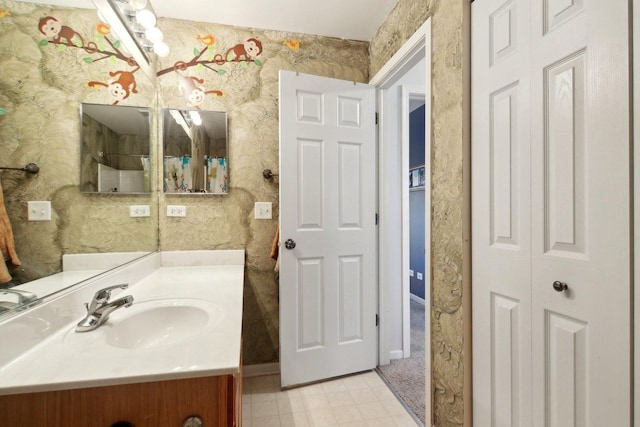 bathroom with vanity