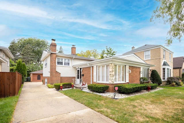 view of front of house featuring a front yard