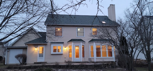 view of front facade featuring a garage