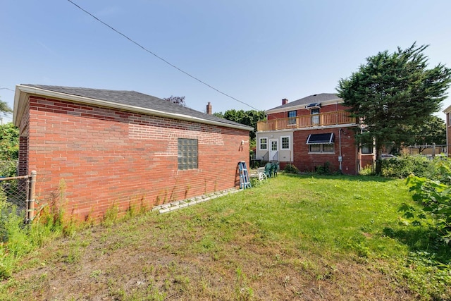 exterior space featuring a lawn