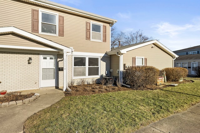 exterior space featuring a yard