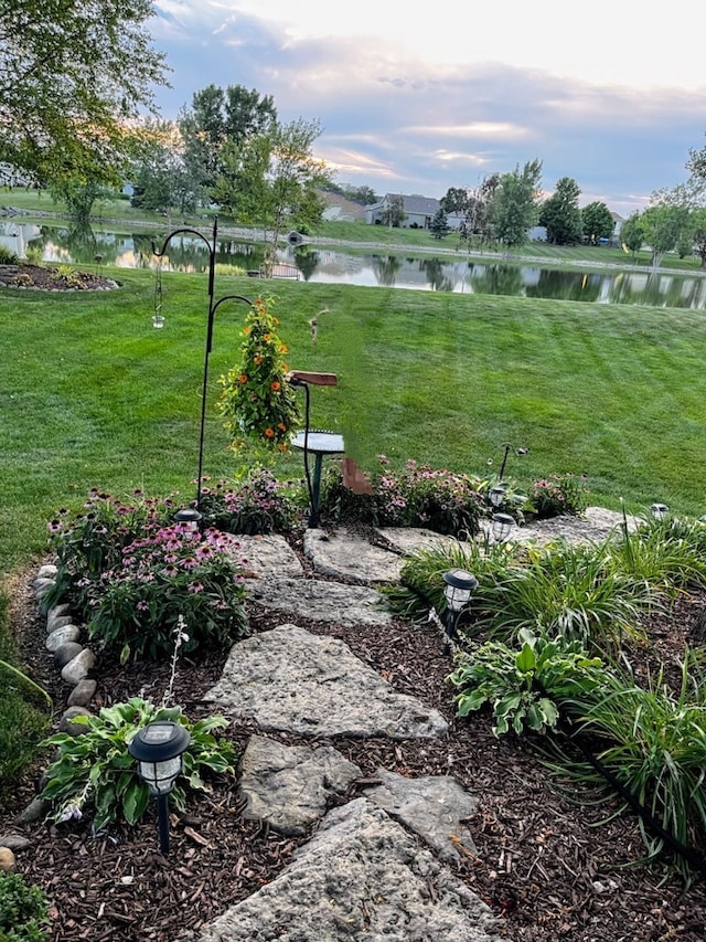 view of yard featuring a water view