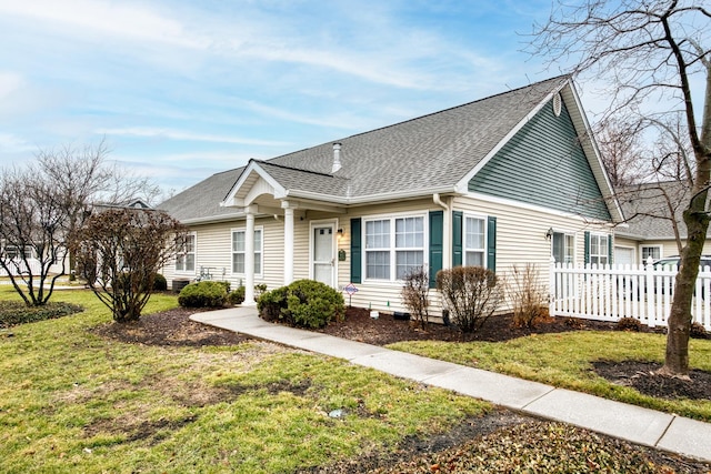 view of front of house with a front lawn