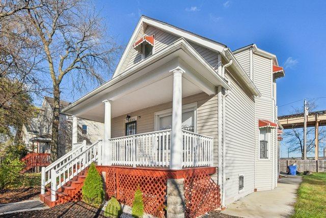 view of front of home with a porch