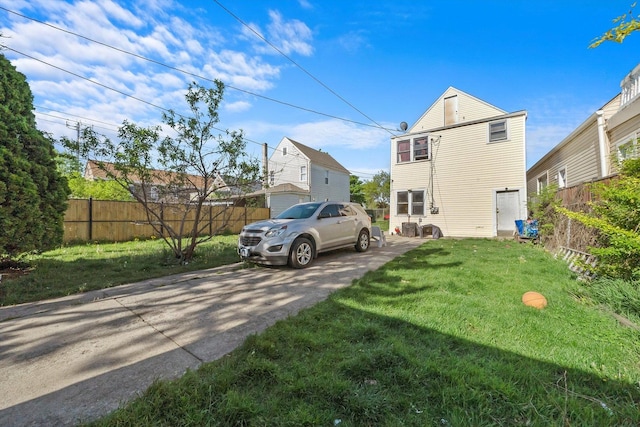 exterior space featuring a yard