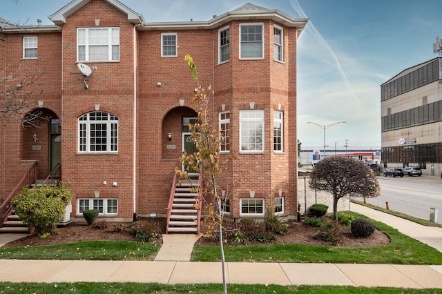 Listing photo 3 for 6455 S Natchez Ave, Chicago IL 60638