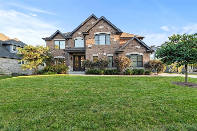 view of front facade featuring a front yard