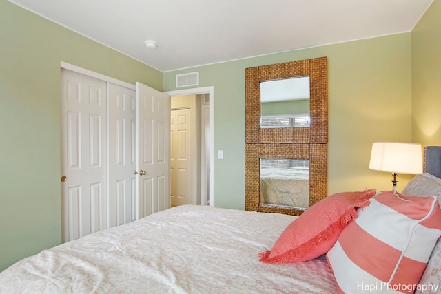 bedroom with a closet