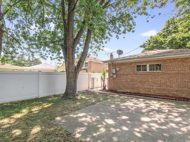 view of yard with a patio