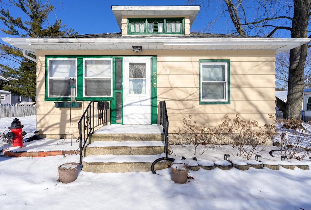 view of front of home