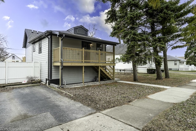 view of front of home with covered porch