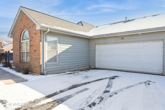 view of front facade featuring a garage