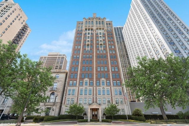 1540 N Lake Shore Dr Unit 8N, Chicago, IL 60610 - view of property