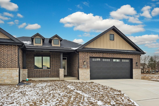 view of front of house featuring covered porch and a garage