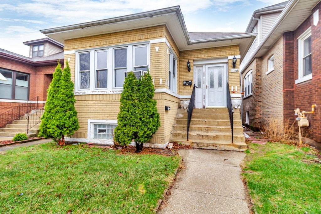 5024 N Central Park Ave, Chicago, IL 60625 - photo 1
