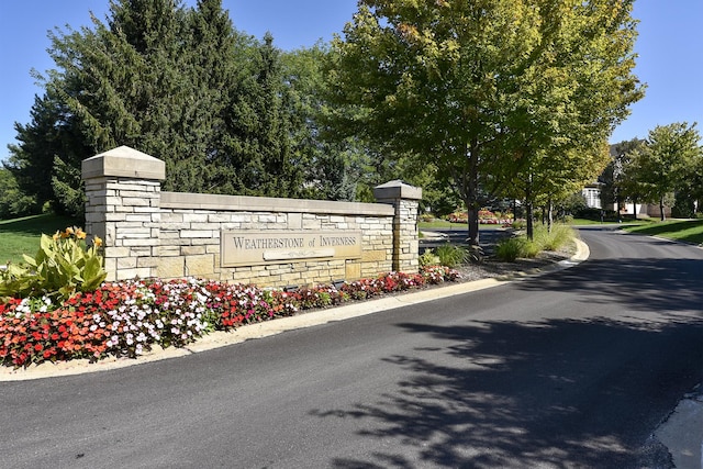 view of community / neighborhood sign