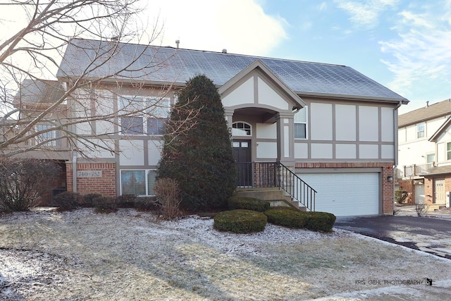 view of front facade with a garage