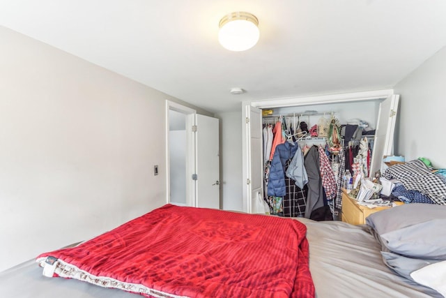 bedroom with a closet