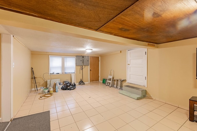 unfurnished room featuring ceiling fan, light wood-type flooring, and a wealth of natural light