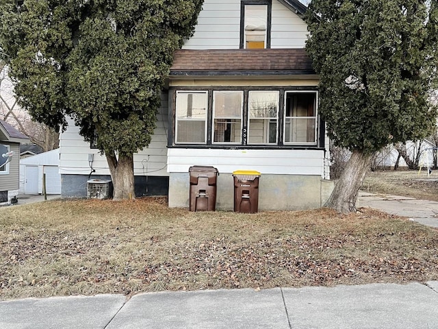 view of front of home featuring central AC unit