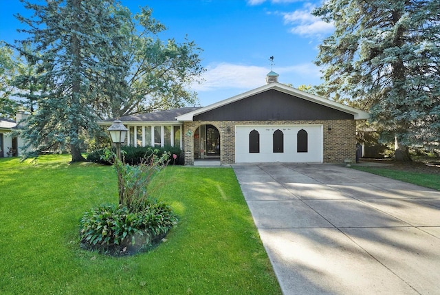 ranch-style home with a front yard