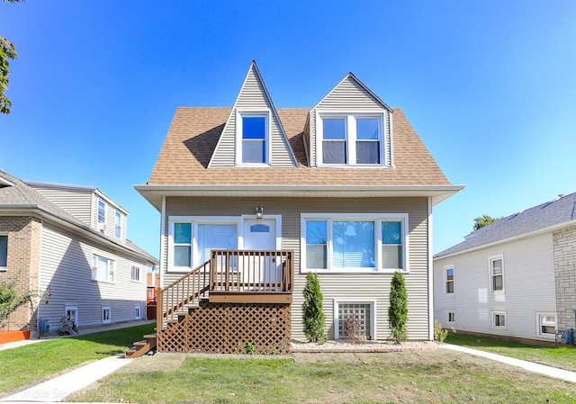 view of front facade with a front lawn