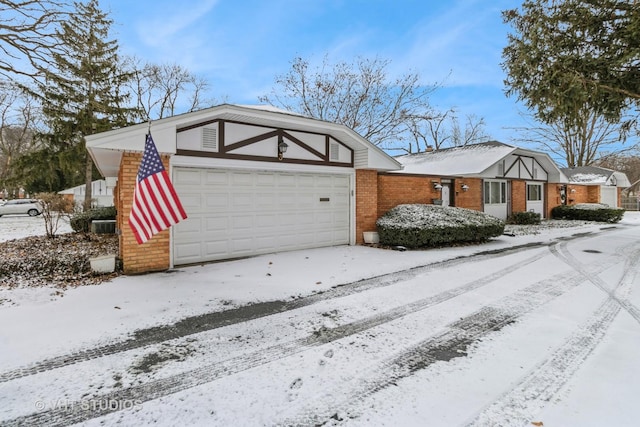 view of front facade featuring a garage