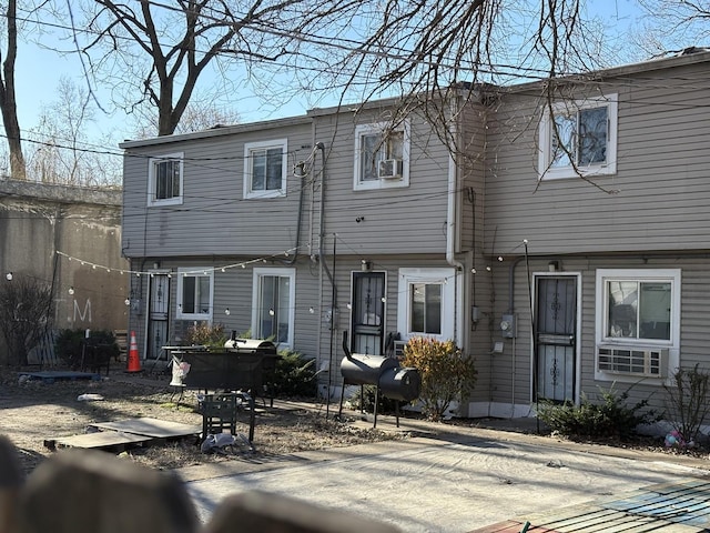 view of front facade with a patio