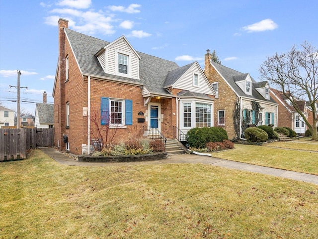 view of front facade with a front lawn