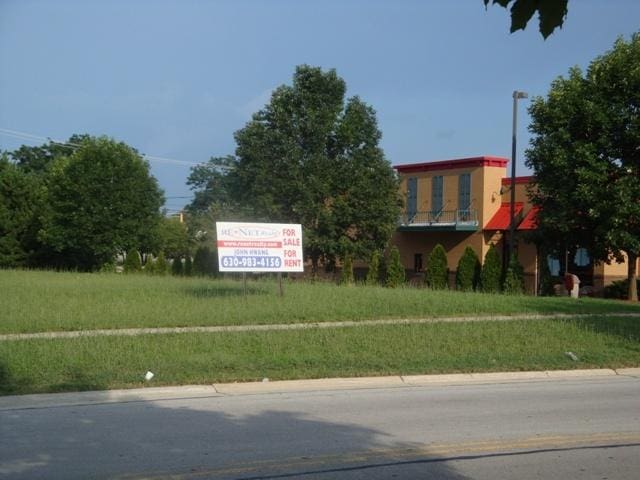4671 Old Tavern Rd, Lisle, IL 60532