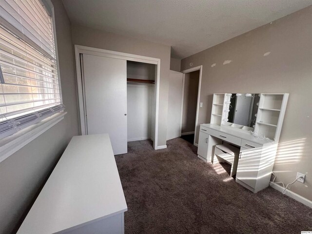 2433 Cedar Creek Ct, Quincy, IL 62305 - carpeted bedroom with a closet