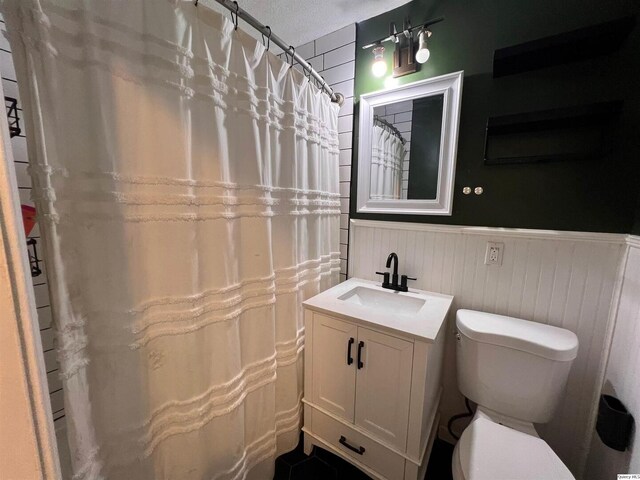 2433 Cedar Creek Ct, Quincy, IL 62305 - bathroom with vanity and toilet