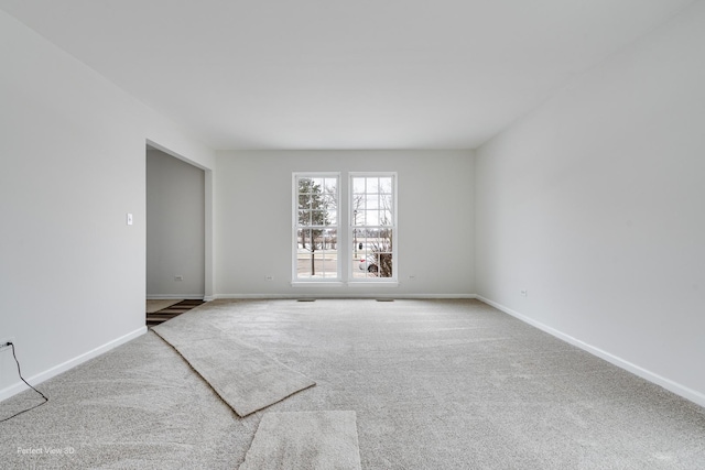 spare room with carpet flooring