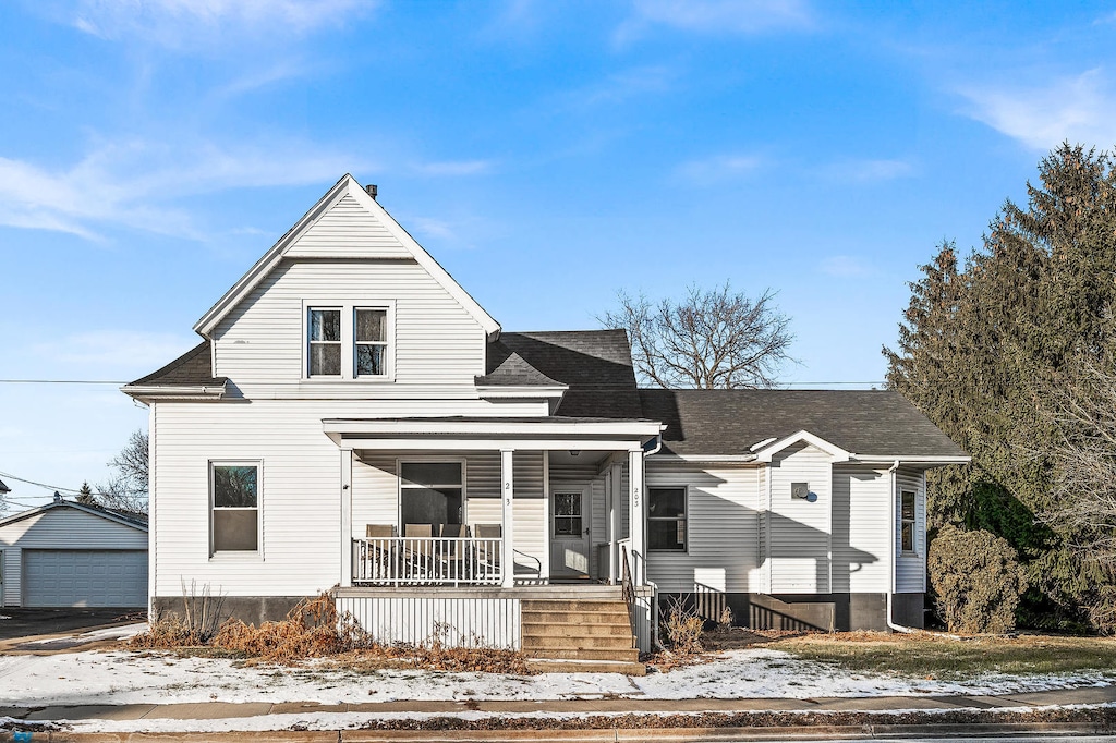 view of front of house featuring covered porch