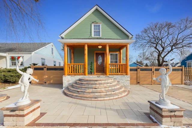 view of front facade with covered porch