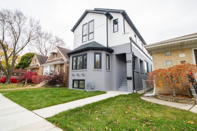 view of front of house with a front lawn