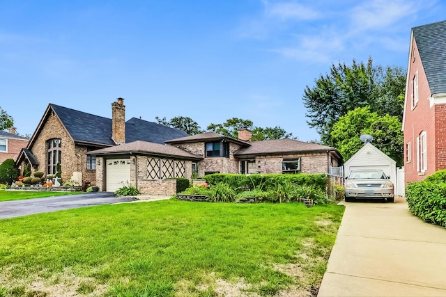 view of front of house featuring a front yard