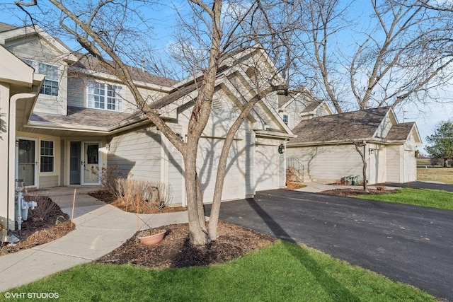 view of front facade with a garage