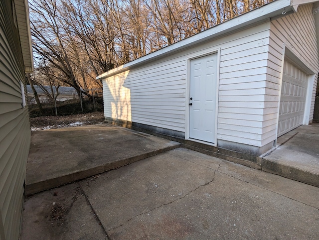 view of outdoor structure with a garage