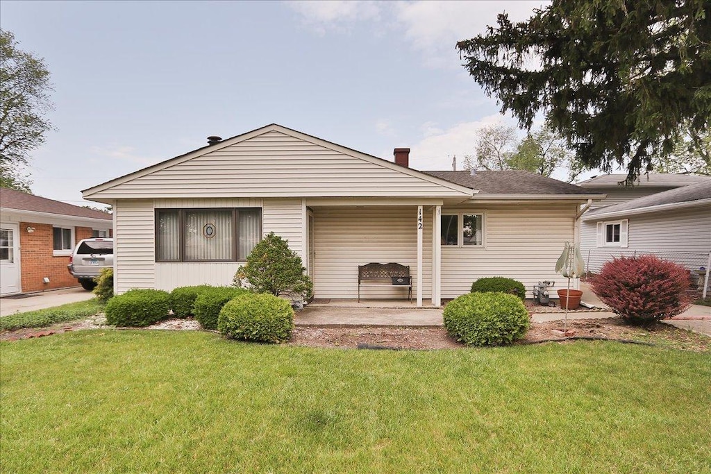 142 W Wayne Pl, Wheeling, IL 60090 - photo 1