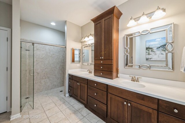 laundry room with washing machine and dryer