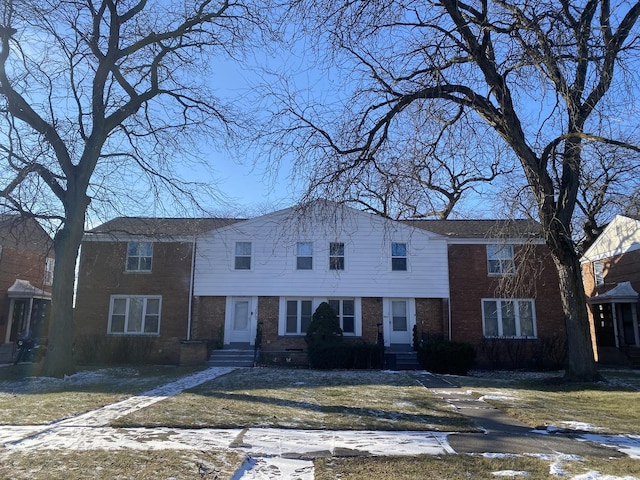 view of front of house with a front yard