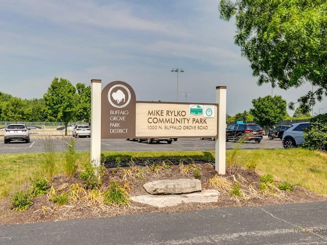 view of community / neighborhood sign