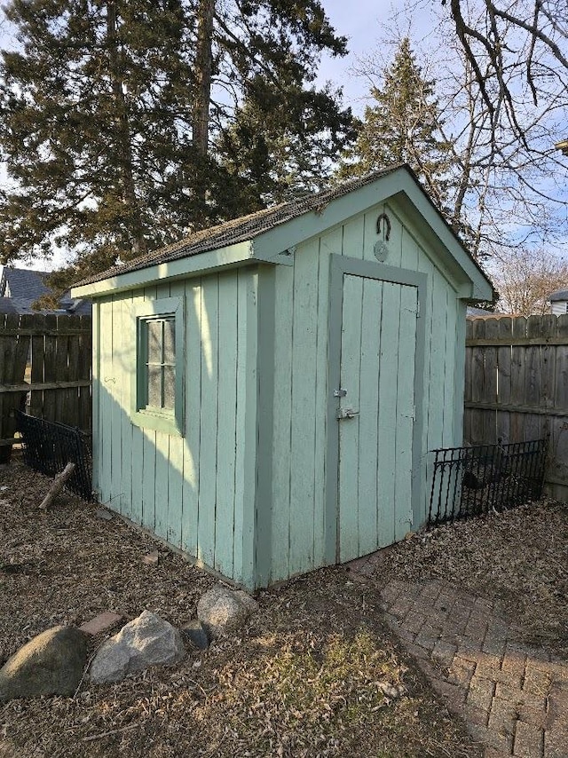 view of outbuilding