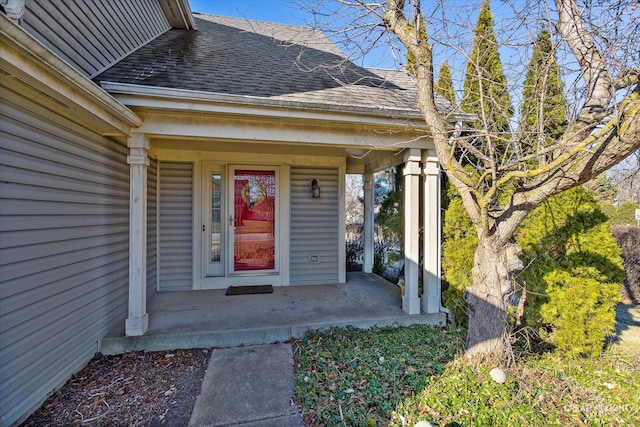 property entrance featuring a porch