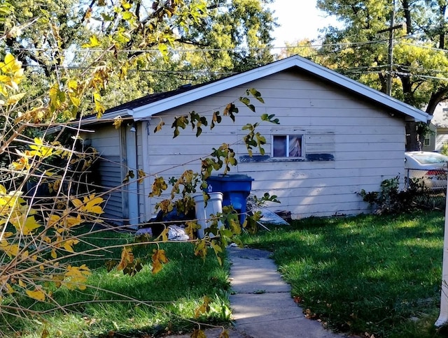 exterior space featuring a lawn