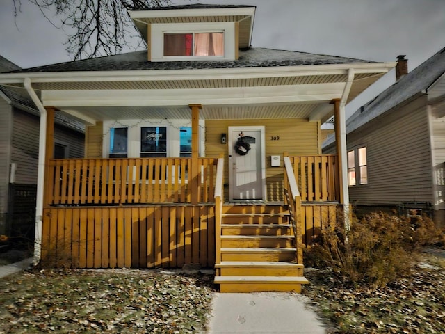 view of front of property featuring a porch